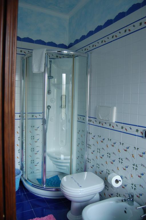 B&B Villa Francesca โซเวราโต มาริน่า ห้อง รูปภาพ