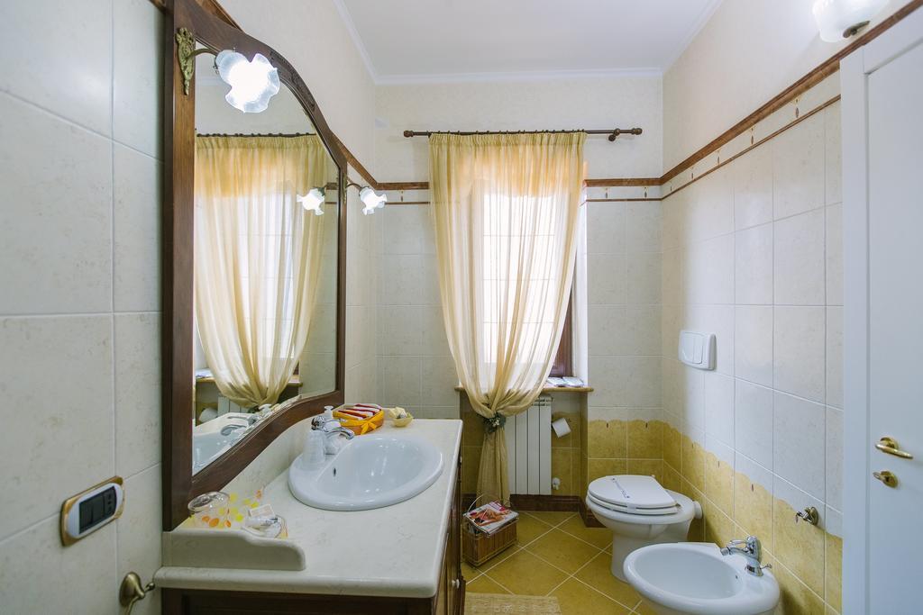 B&B Villa Francesca โซเวราโต มาริน่า ภายนอก รูปภาพ