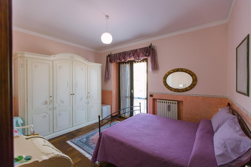 B&B Villa Francesca โซเวราโต มาริน่า ภายนอก รูปภาพ