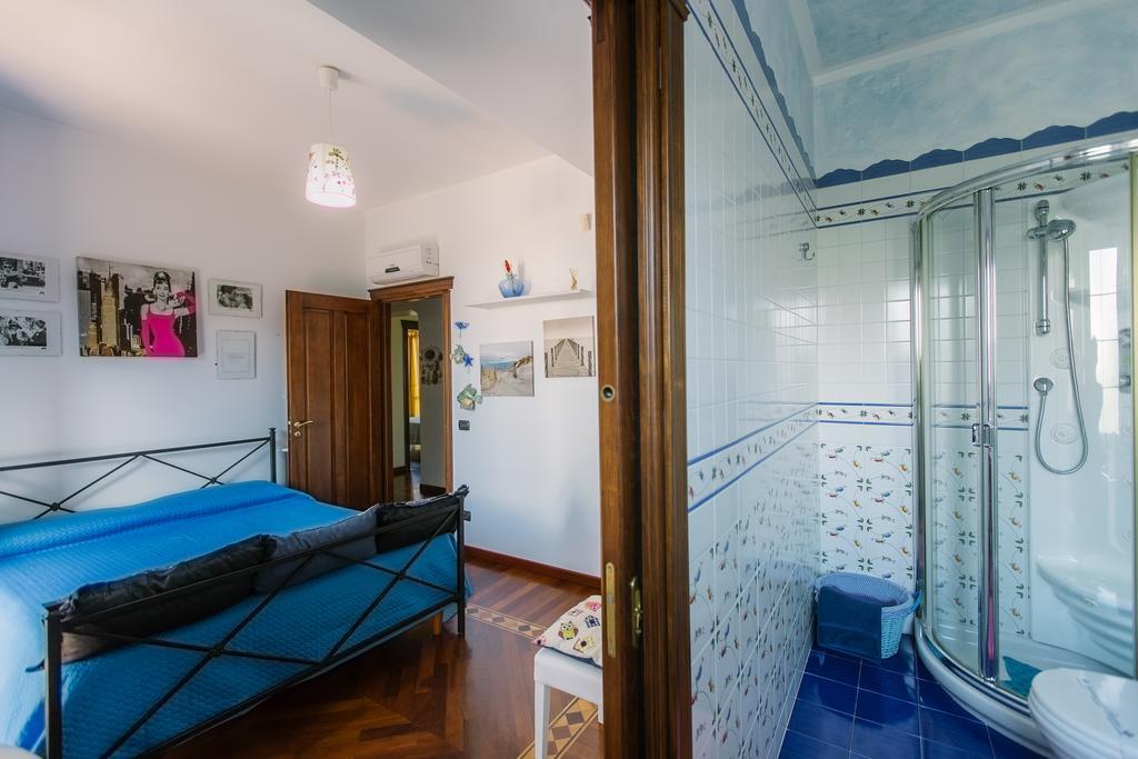 B&B Villa Francesca โซเวราโต มาริน่า ภายนอก รูปภาพ