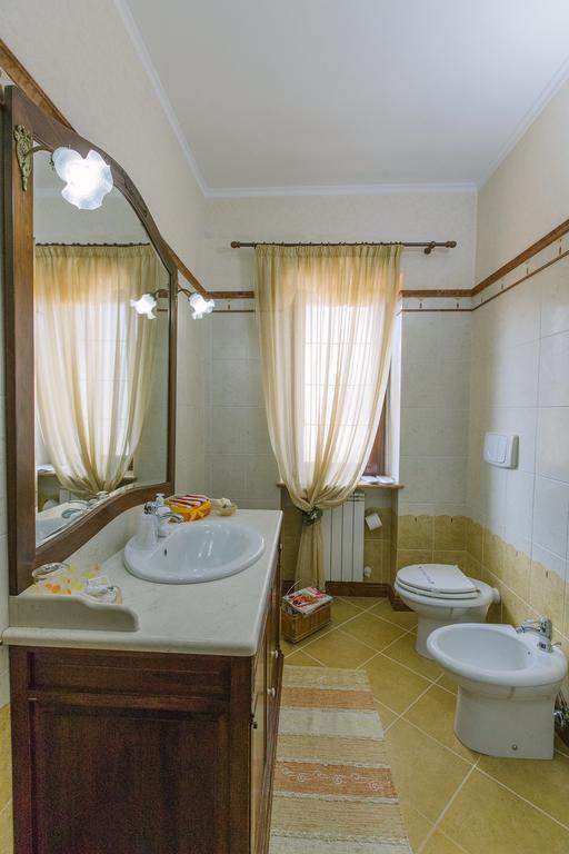 B&B Villa Francesca โซเวราโต มาริน่า ภายนอก รูปภาพ