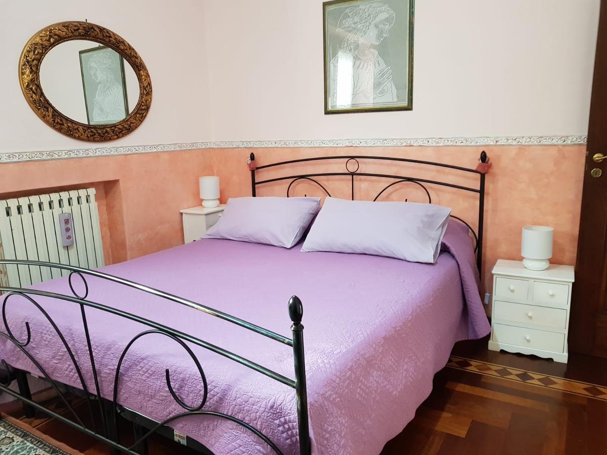 B&B Villa Francesca โซเวราโต มาริน่า ภายนอก รูปภาพ