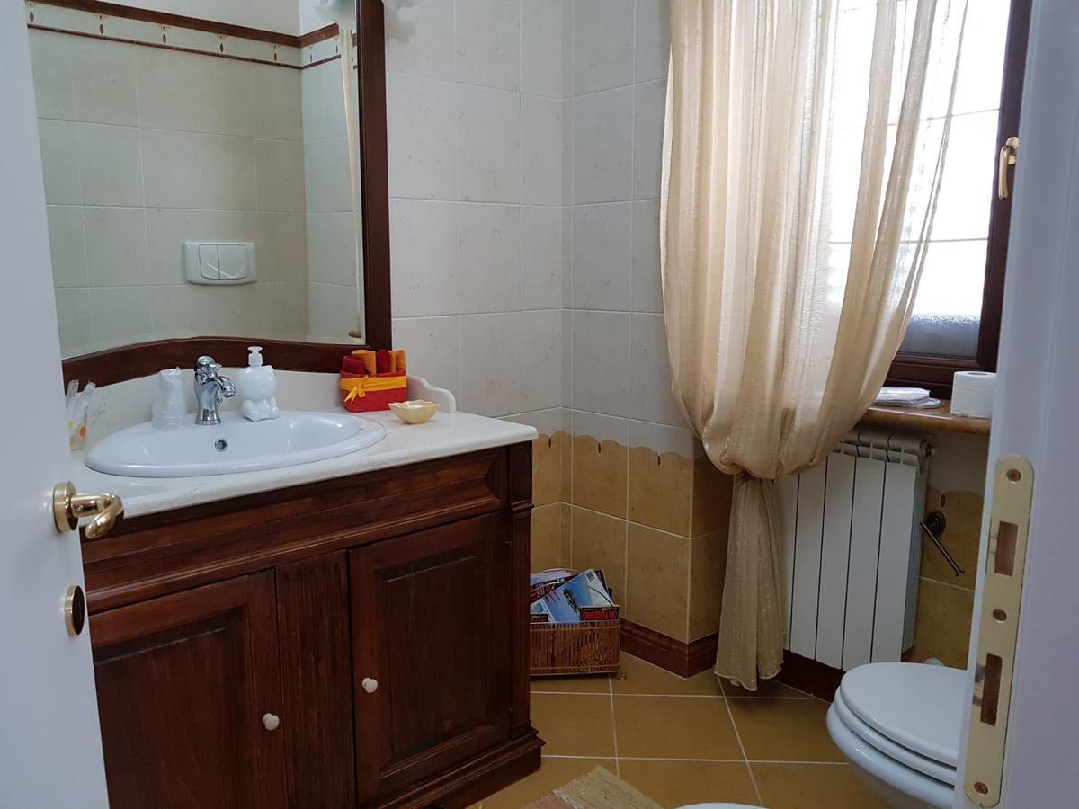 B&B Villa Francesca โซเวราโต มาริน่า ภายนอก รูปภาพ